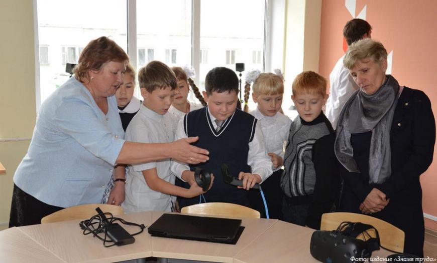 К 2025 году в половине сельских школ Омской области откроются центры «Точка роста»