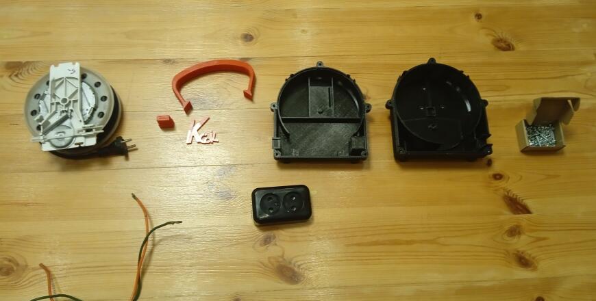 Стильный удлинитель из остатков мёртвого пылесоса