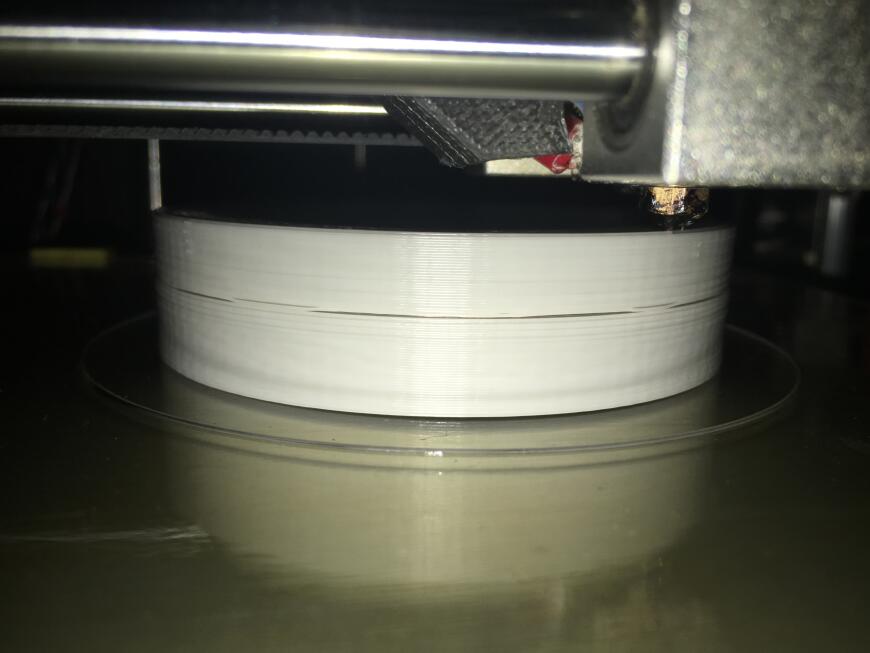 Пропуск одного слоя всегда на одной и той же высоте, слайсер simplify, рисую в Autodesk fusion 360 и 123Design