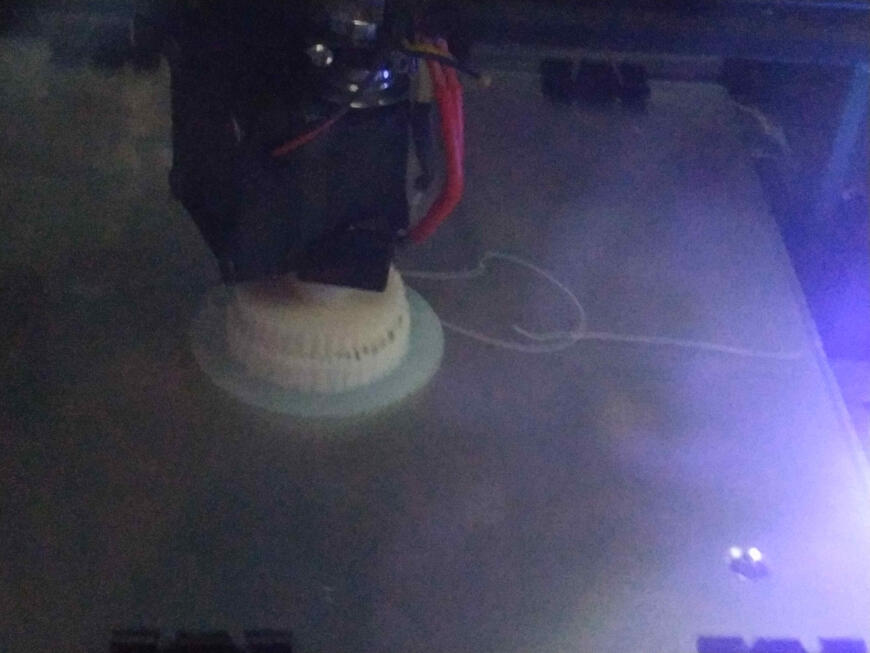 Посторонние полосы пластика и странные символы на экране Ender 3