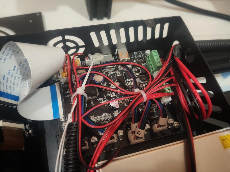 ZanYaptr 300*300*400. Обзор неизвестного и трудновыговариваемого принтера