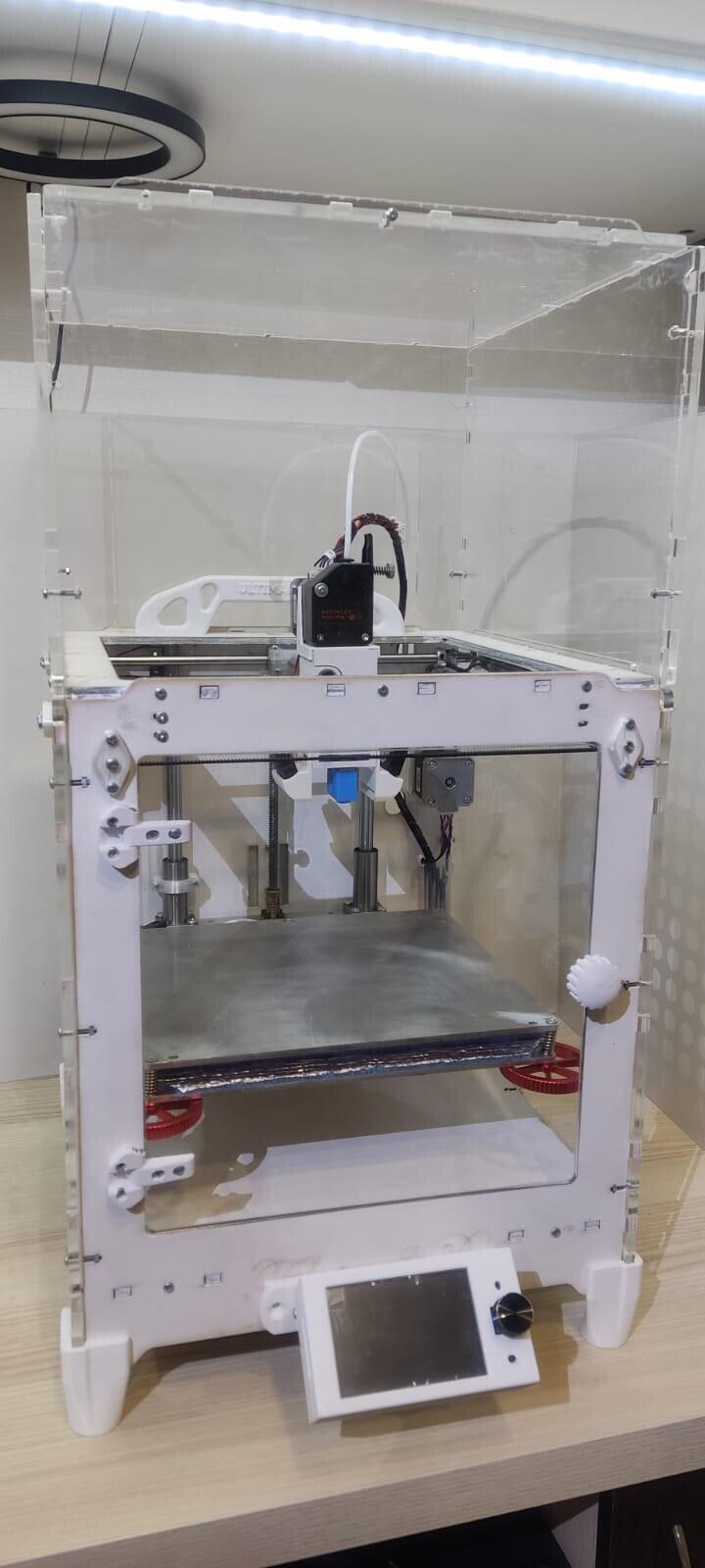 Обзор принтера с кинематикой от ultimaker.