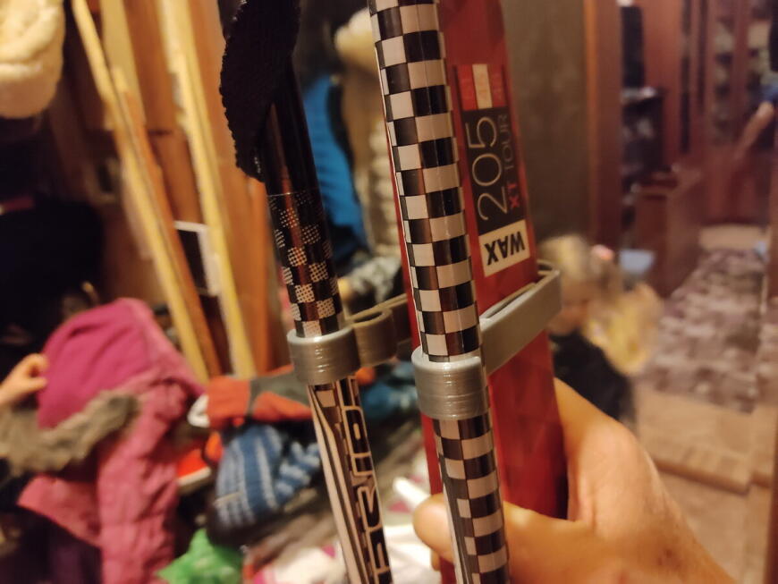 Клипсы для переноски беговых лыж