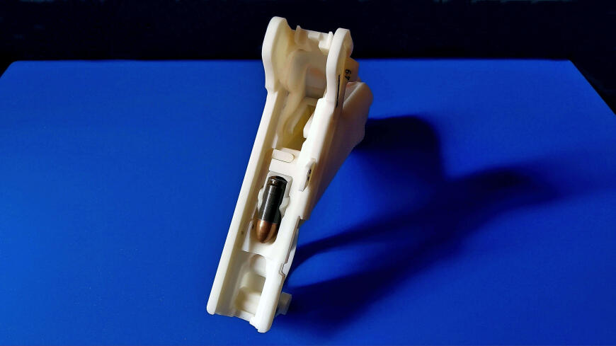 Borchardt-Luger pistol. «Настоящий» из пластика.