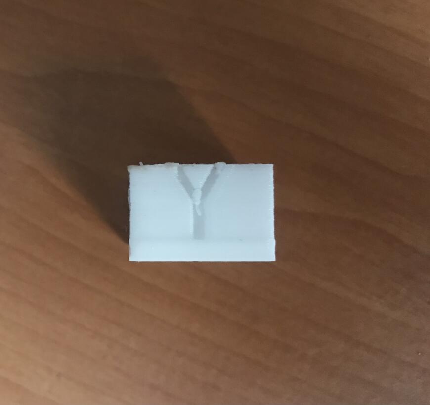 Небольшое смещение после первых слоёв Anycubic i3 mega s.