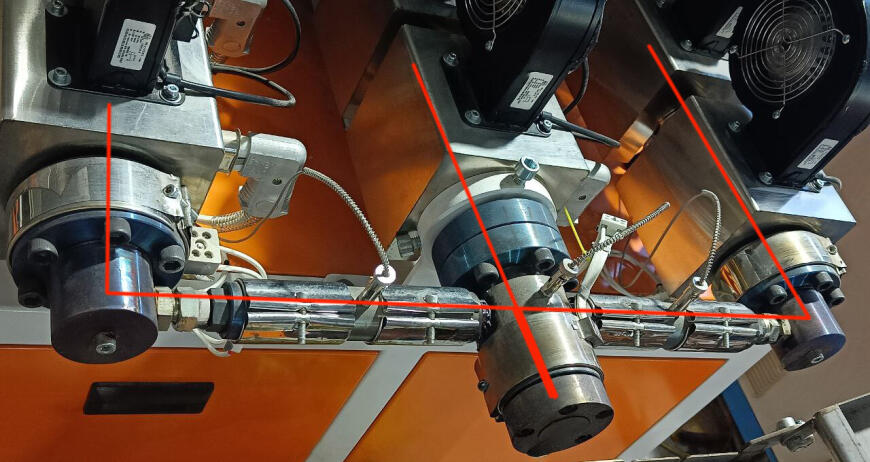 Как производят трёхцветную нить? Как производят трёхцветную нить?