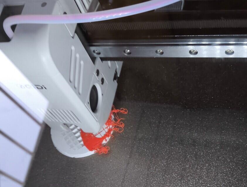 Qidi Q2. Неделя в пользовании: о хорошем, плохом и отломанных деталях.