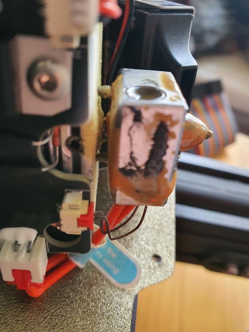 Потек хотэнд, нужна помощь