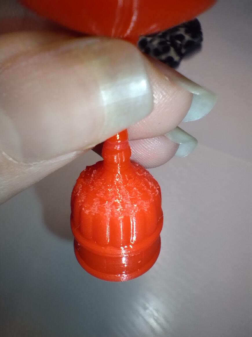 Плохо печатается нижний слой, остаются следы от поддержек