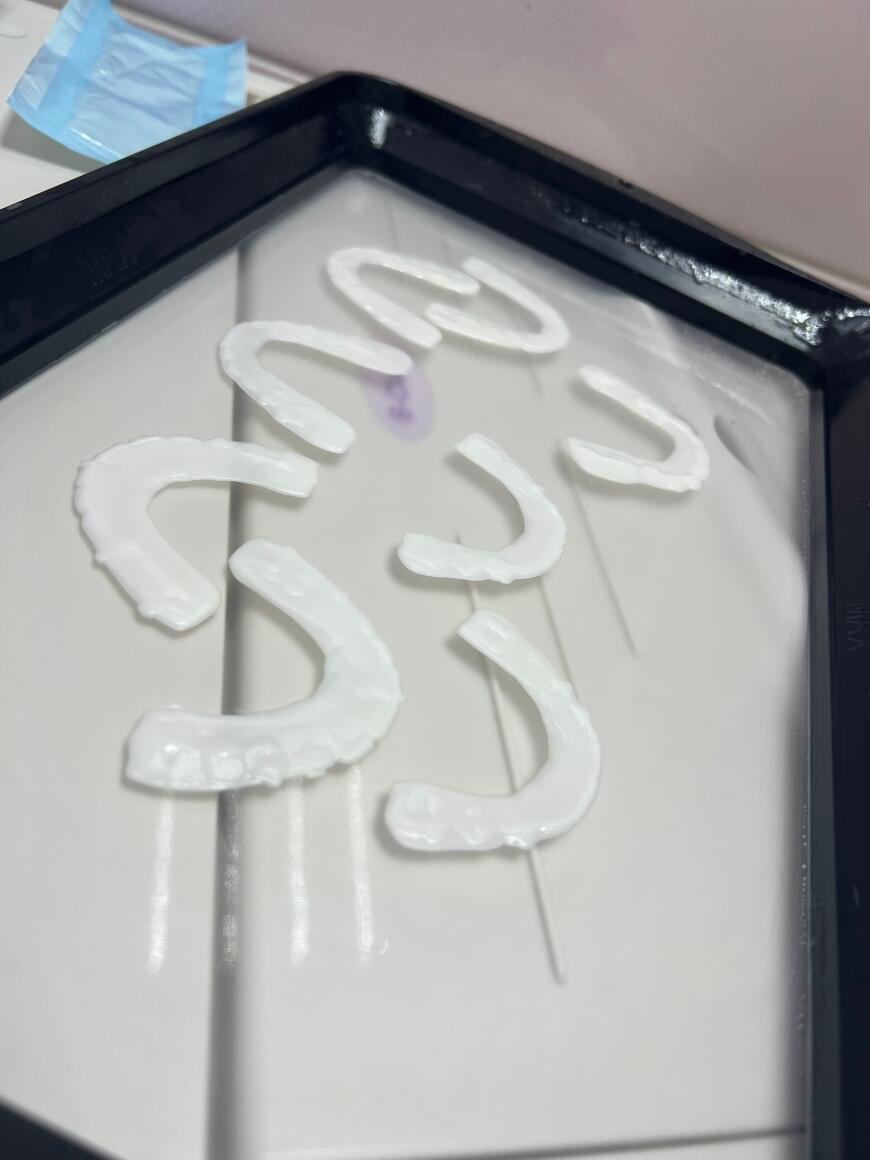 Модель прилипает к пленке на фотополимерном 3д принтере