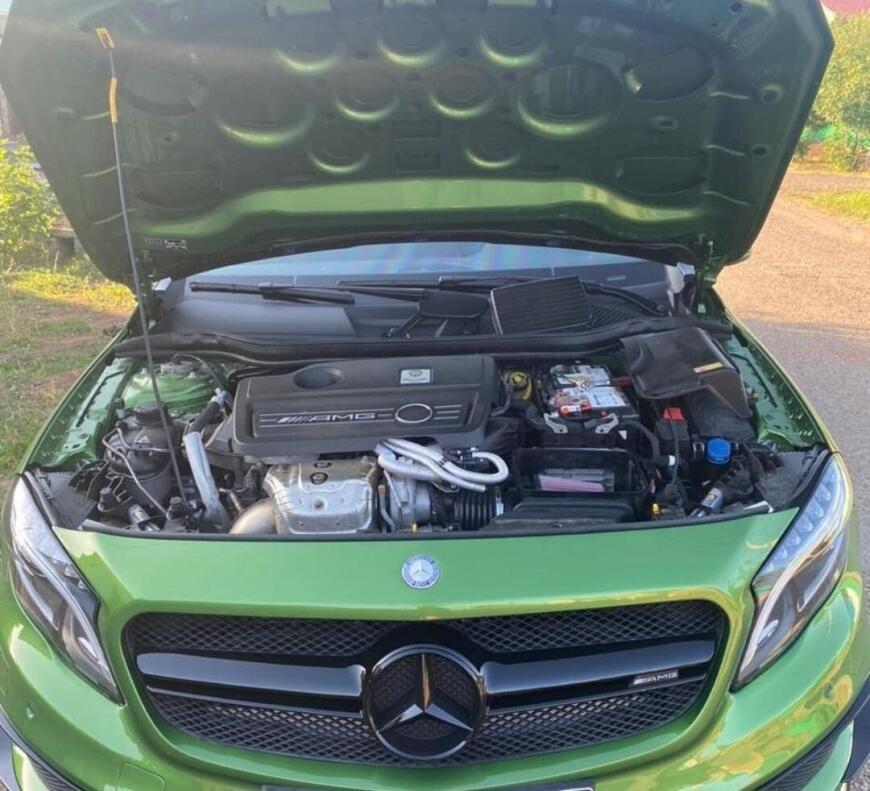 В 22 года починил Мерседес из композитного пластика.