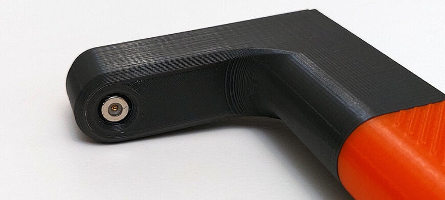 Кейс и зарядка для аккумуляторного паяльника.