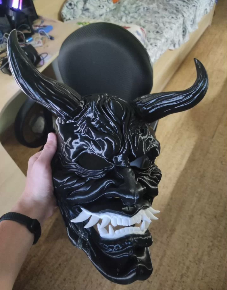 Косплей маска 