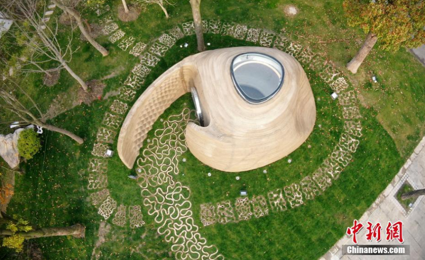 В Шанхае установили необычный 3D-печатный мост-раскладушку В Шанхае установили необычный 3D-печатный мост-раскладушку