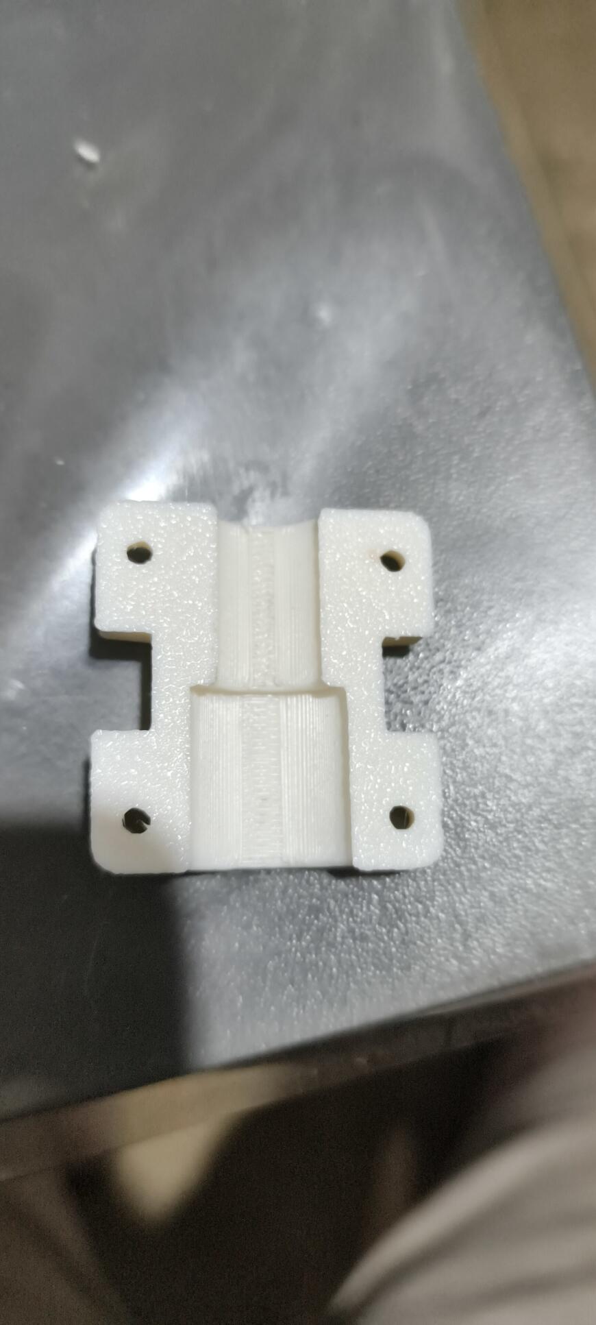 Как решить эту проблему?это происходит когда модель печатается мостом если на оборот то фото 2