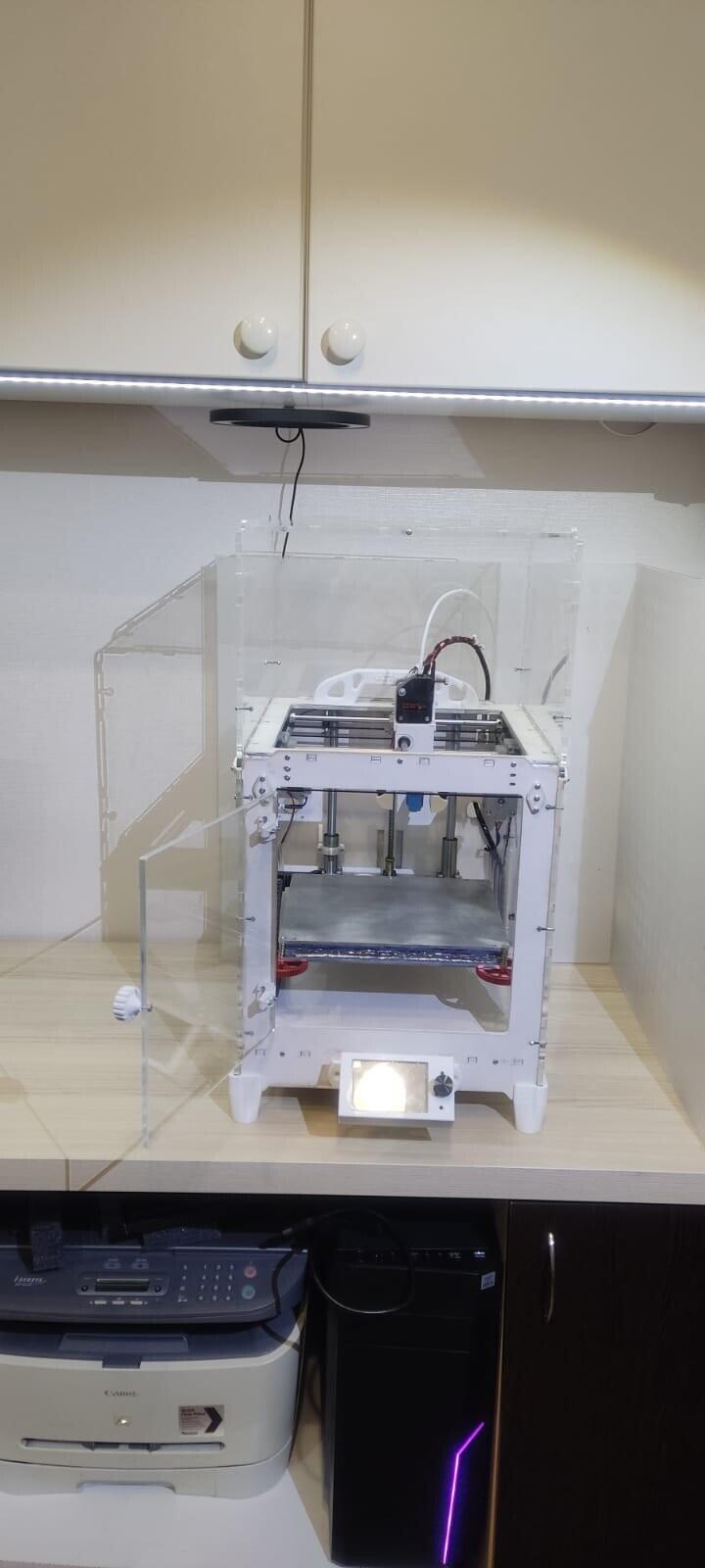 Обзор принтера с кинематикой от ultimaker.