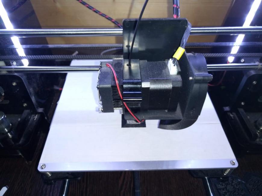 Не могу понять где накосячил в разработке 3d модели
