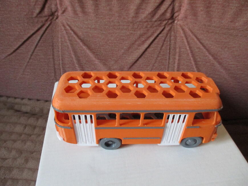 Подставка в виде автобуса,вторая модель,в цвете