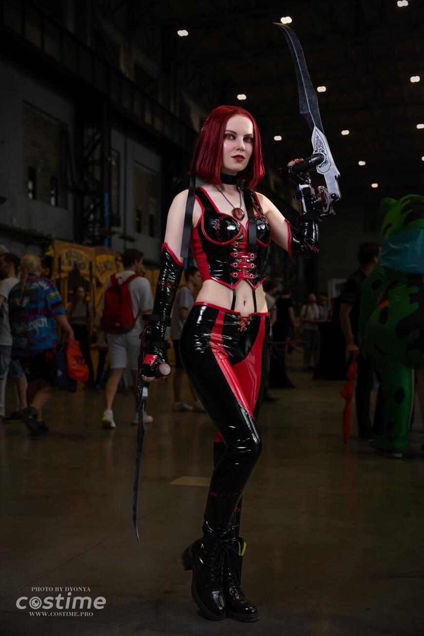 Еще одни клинки Bloodrayne