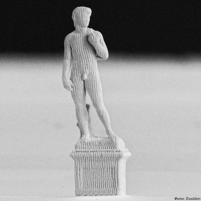 3D-печатный мальчик с нанопальчик