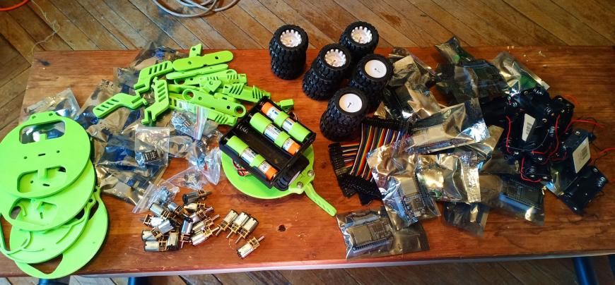 Производство большой серии роботов - для робохоккея (управление через интернет) Производство большой серии роботов - для робохоккея (управление через интернет)