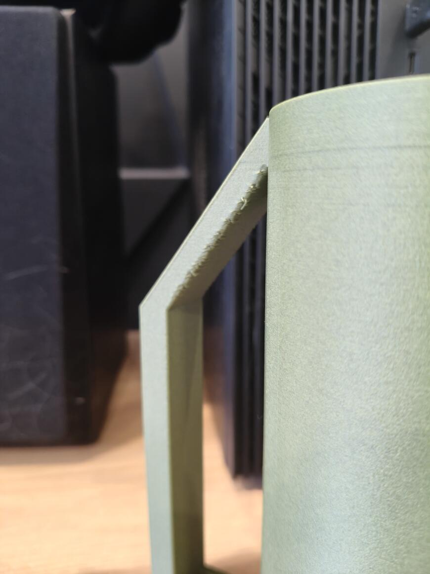 Проблема с нависающим контуром