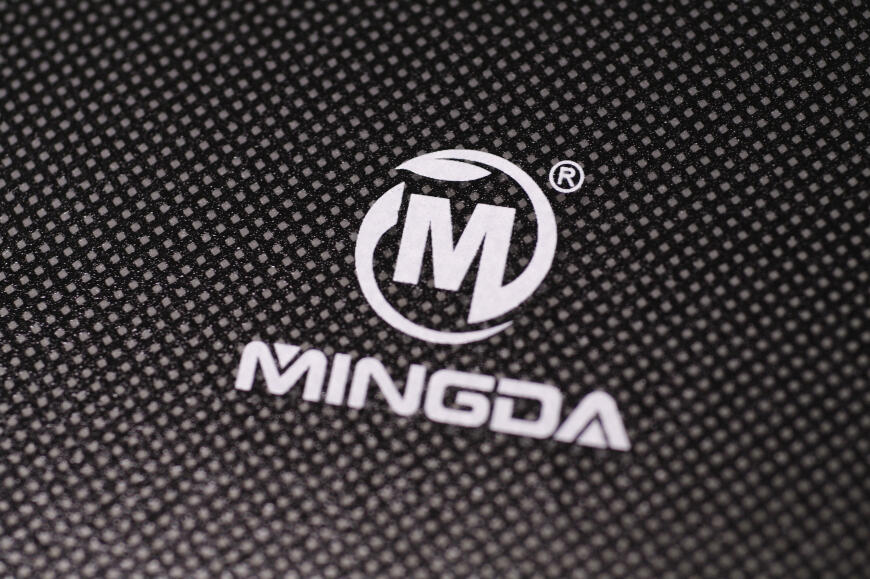 Mingda Magician X. Пластиковое и однокнопочное.