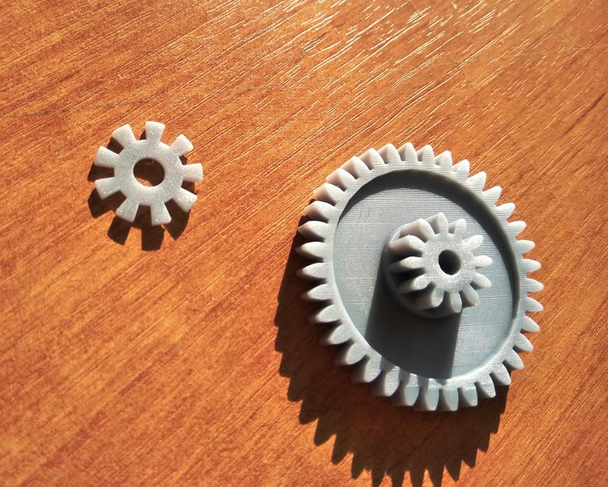 Anycubic Photon качество поверхности со стороны поддержек и слоистость.