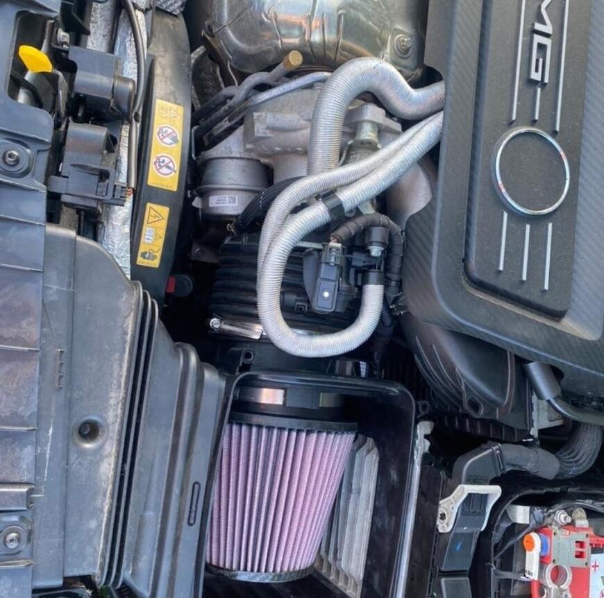 В 22 года починил Мерседес из композитного пластика.