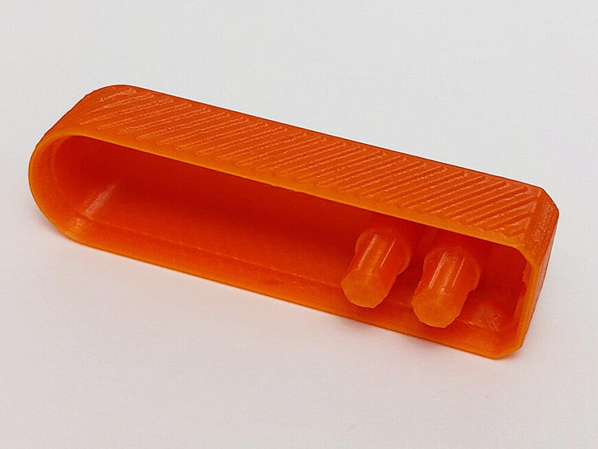 Кейс и зарядка для аккумуляторного паяльника.