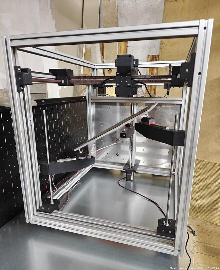 Студенты РТУ МИРЭА собрали 3D-принтер с автоматической сменой головок
