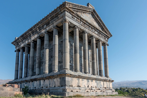 Языческий храм Гарни в Армении (есть польза от самоизоляции, хоть какая-то)