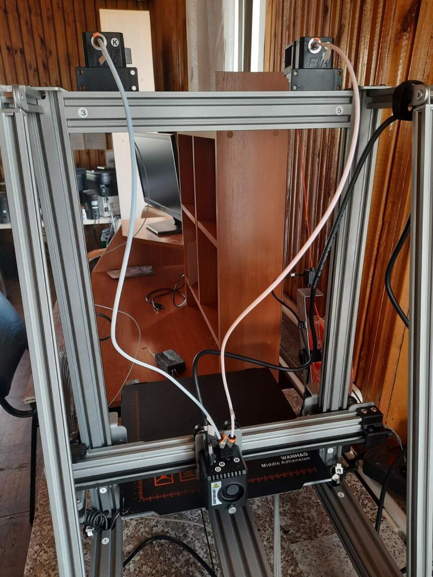 Wanhao 12 300 гудит мотор но пластик не подаёт