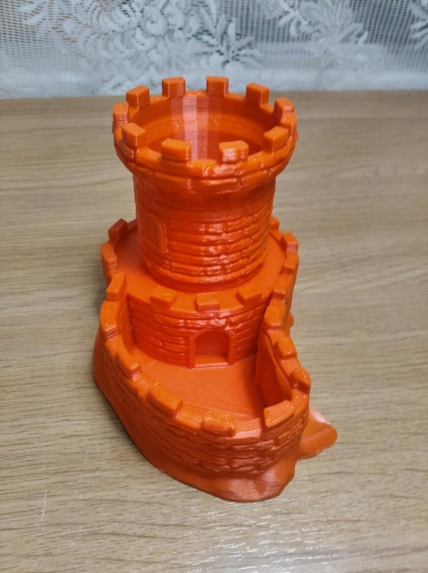 Башня под цветочки или под канцелярку.