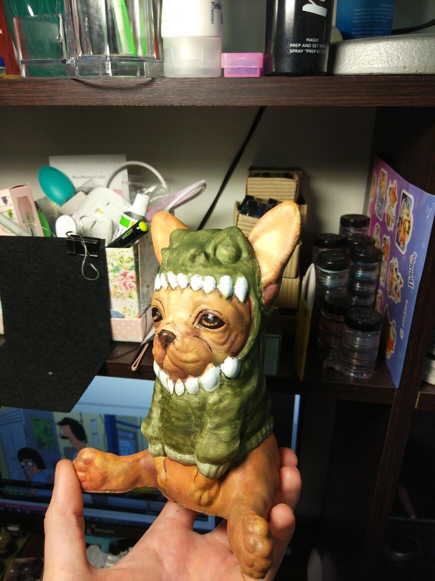 Фигурка Французского бульдога в толстовке