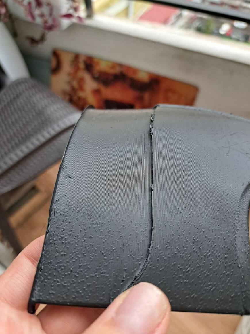 Отвратительный неоднородный филамент с воздушными пустотами. Отвратительный неоднородный филамент с воздушными пустотами.