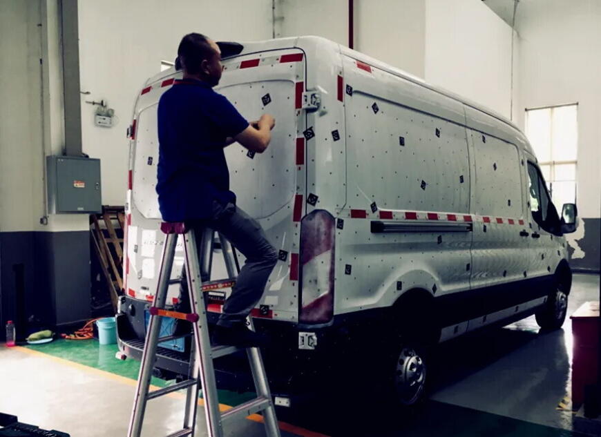 Двести комплектов автомобильных деталей за семь дней с помощью 3D-печати Двести комплектов автомобильных деталей за семь дней с помощью 3D-печати