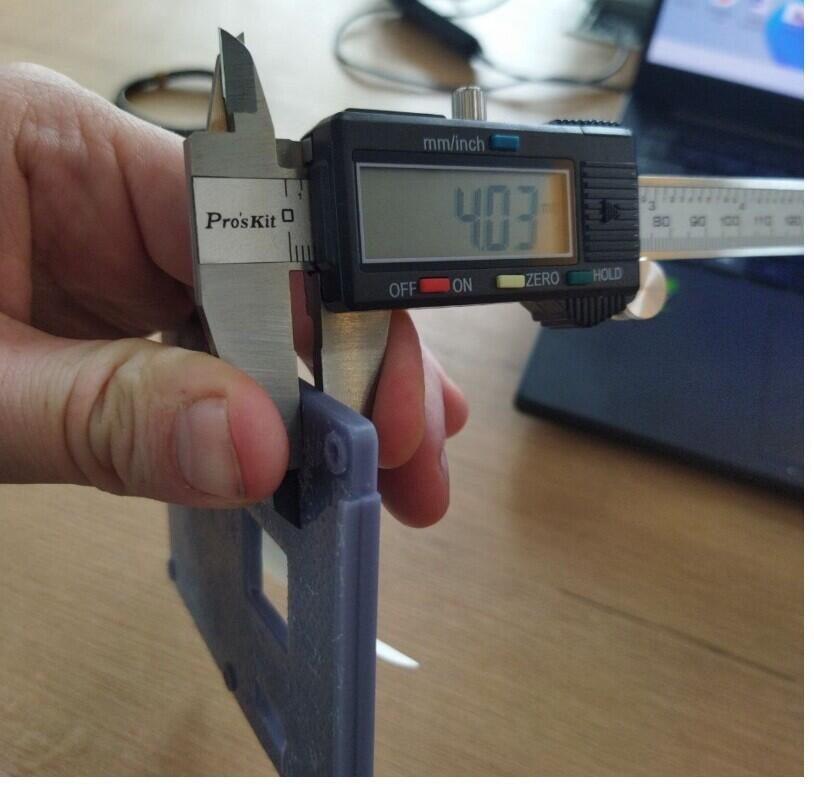 Фотополимерный принтер печатает детали сильно толще, чем модель.