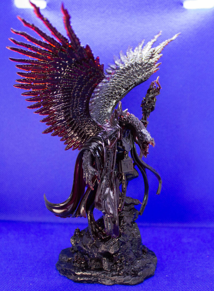 Фигурка по вселенной Warhammer 40K