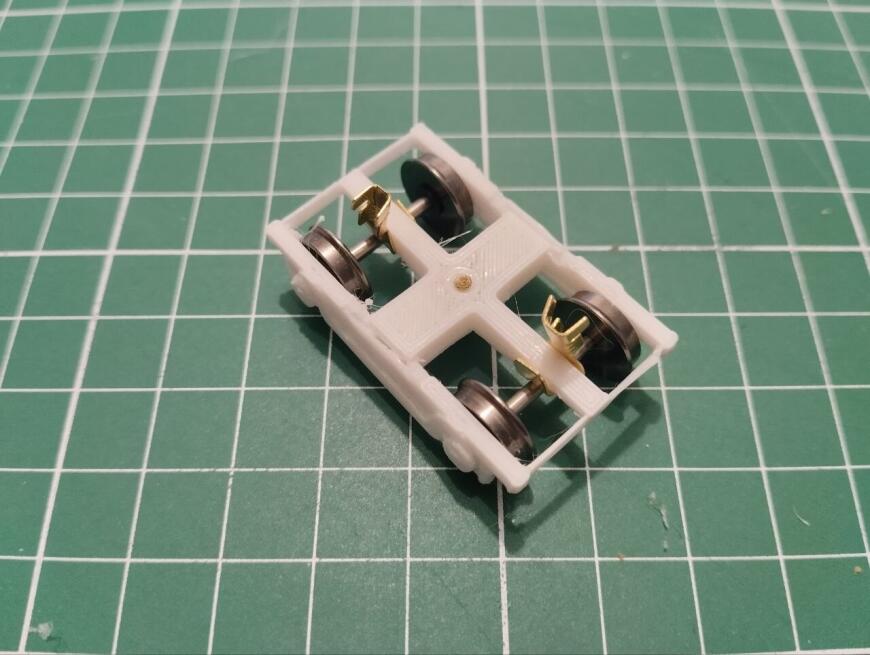 Бюджетно обмотариваем тепловоз ЧМЭ-2 1/87