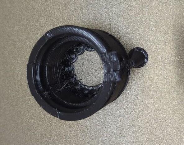 Запчасть с помощью принтера: проверка ТПУ 75A в роли впускных патрубков мотоцикла.