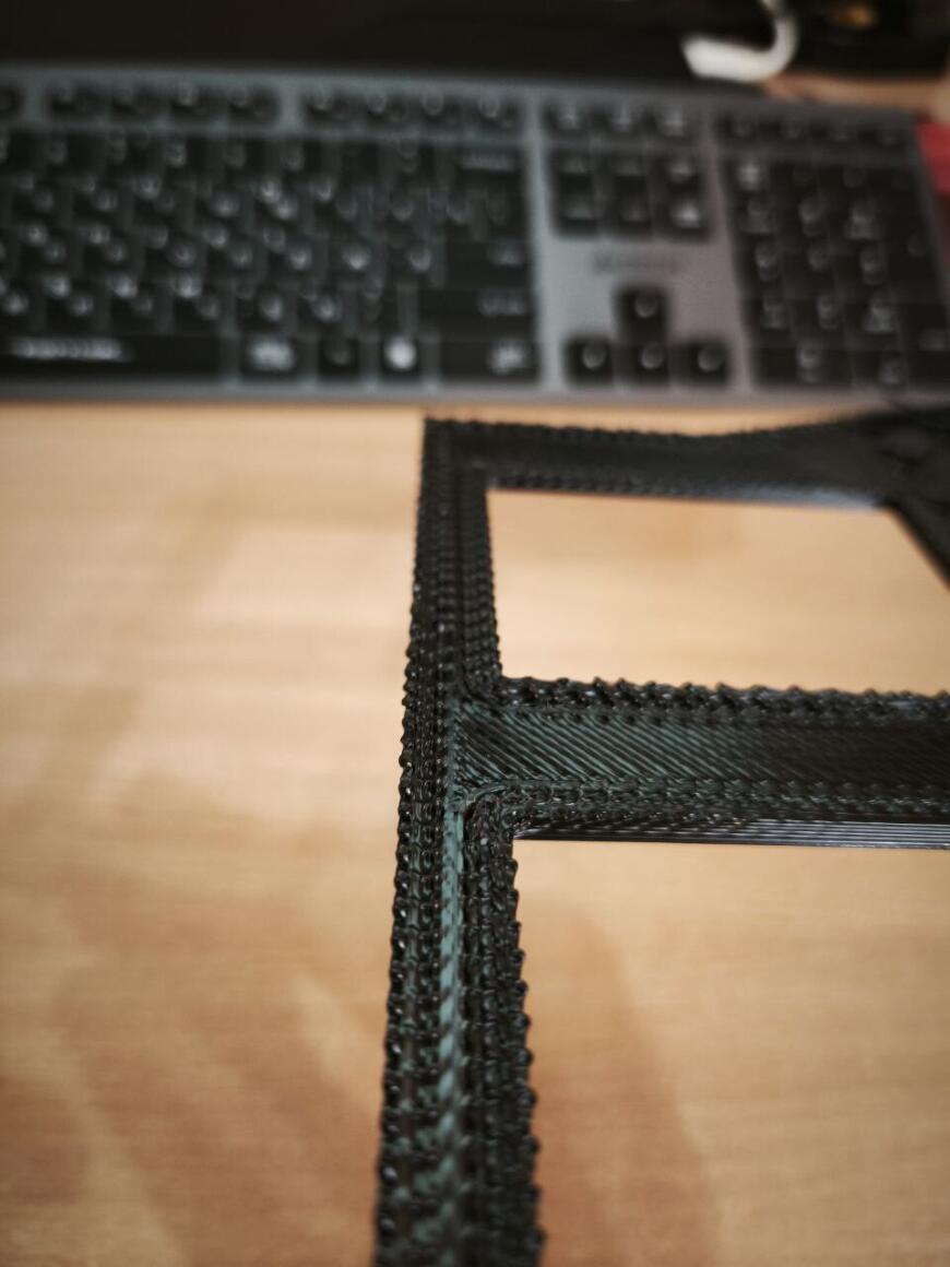 Вертикальные наплыви пластика при печати на 3Д принтере Ender3-Pro