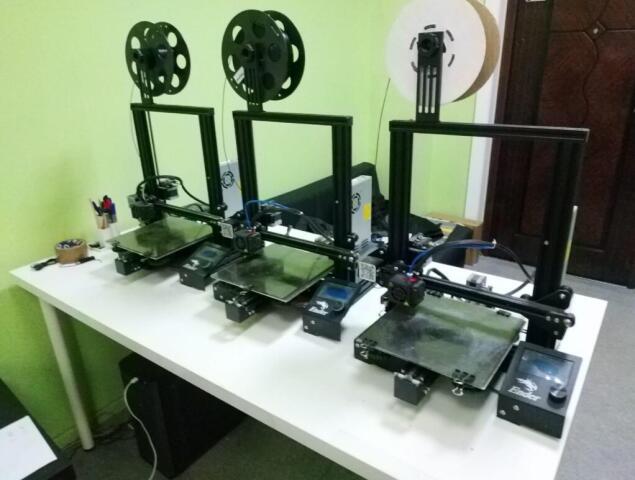 3D принтер Ender 3 Pro 3 штуки