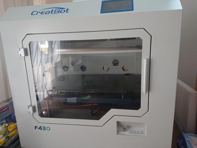 Продам 3D принтер creatboot f430 (торг)