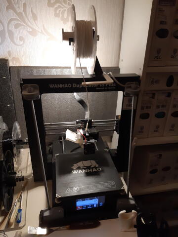 3D-принтер Wanhao i3 plus + катушка PLA и клей для стола