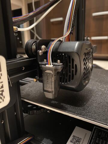 Продаю 3D принтер creality ender 3 v2
