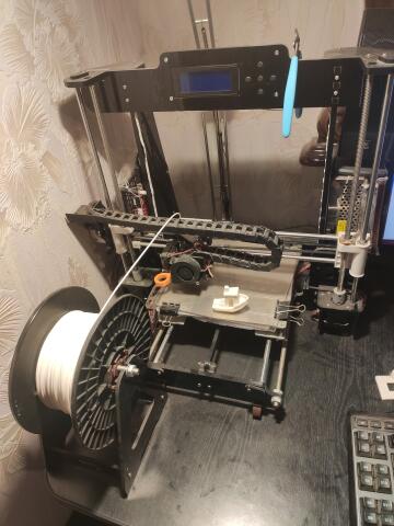 Продаю 3D принтер Anet A8