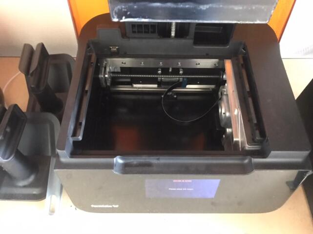 Два 3D SLA (LFS) принтера Formlabs Form 3