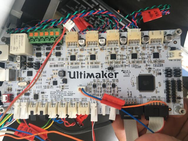 Продам Ultimaker 2 (оригинал)