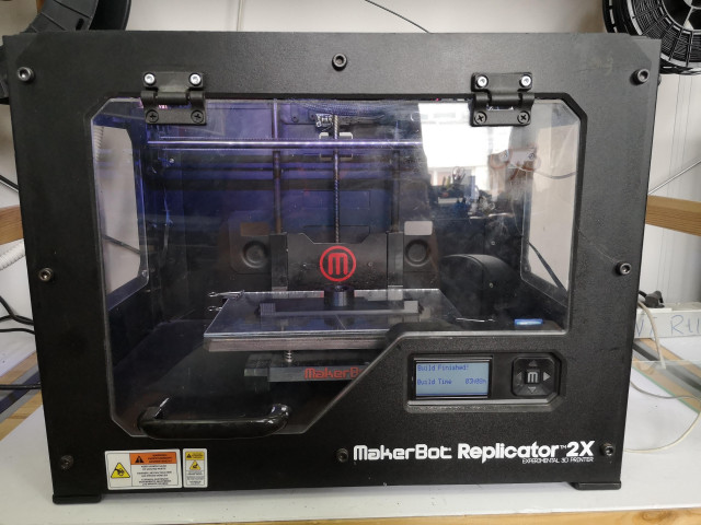 3d принтер makerbot replicator 2